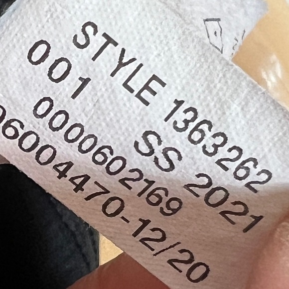 Under Armour Run Vented Women’s shirt black XL - Picture 14 of 15